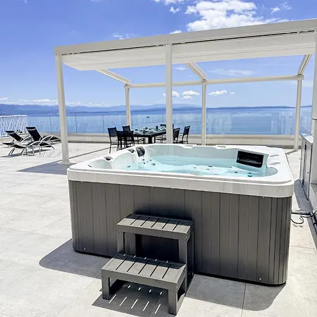 Skysea In Bregi With A View Of Daire