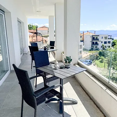 Daire Skysea In Bregi With A View Of *