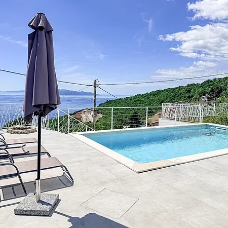 Daire Skysea In Bregi With A View Of *